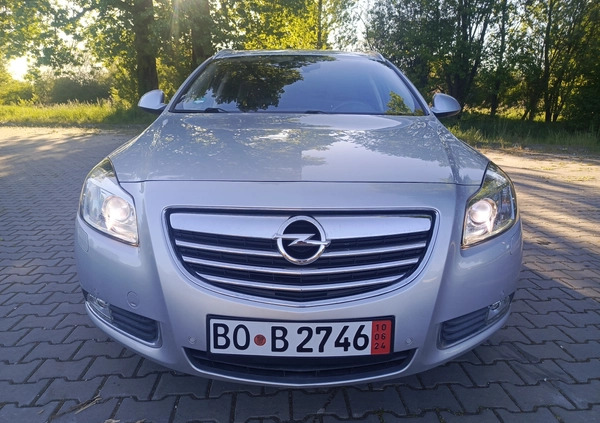 Opel Insignia cena 25000 przebieg: 196000, rok produkcji 2011 z Zawiercie małe 562